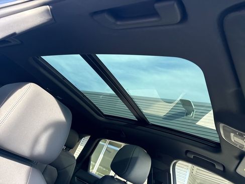 Used 2025 Audi Q3 2.0T Premium w/ Convenience Package image 18