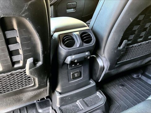 Certified 2023 Jeep Wrangler Unlimited Rubicon w/ Steel Bumper Group image 33