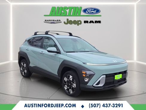 Used 2025 Hyundai Kona SEL image 14