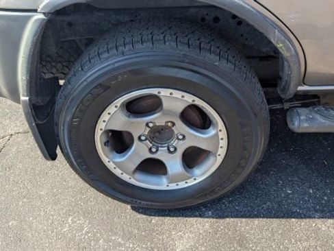 Used 2004 Nissan Xterra SE w/ (Pro) Protection Pkg image 12