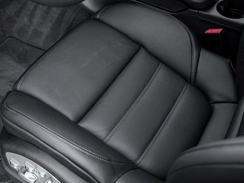 Used 2026 Porsche Macan S image 21