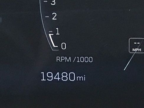 Used 2025 Cadillac XT4 Premium Luxury image 16