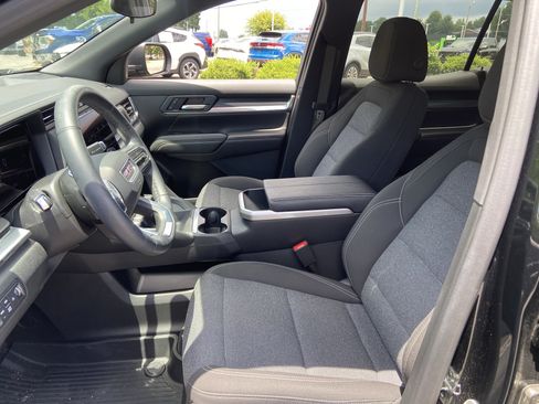 Used 2025 GMC Terrain Elevation w/ Black Edition AWD/4WD image 11