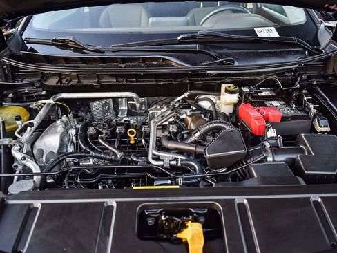 Used 2021 Nissan Rogue S image 25