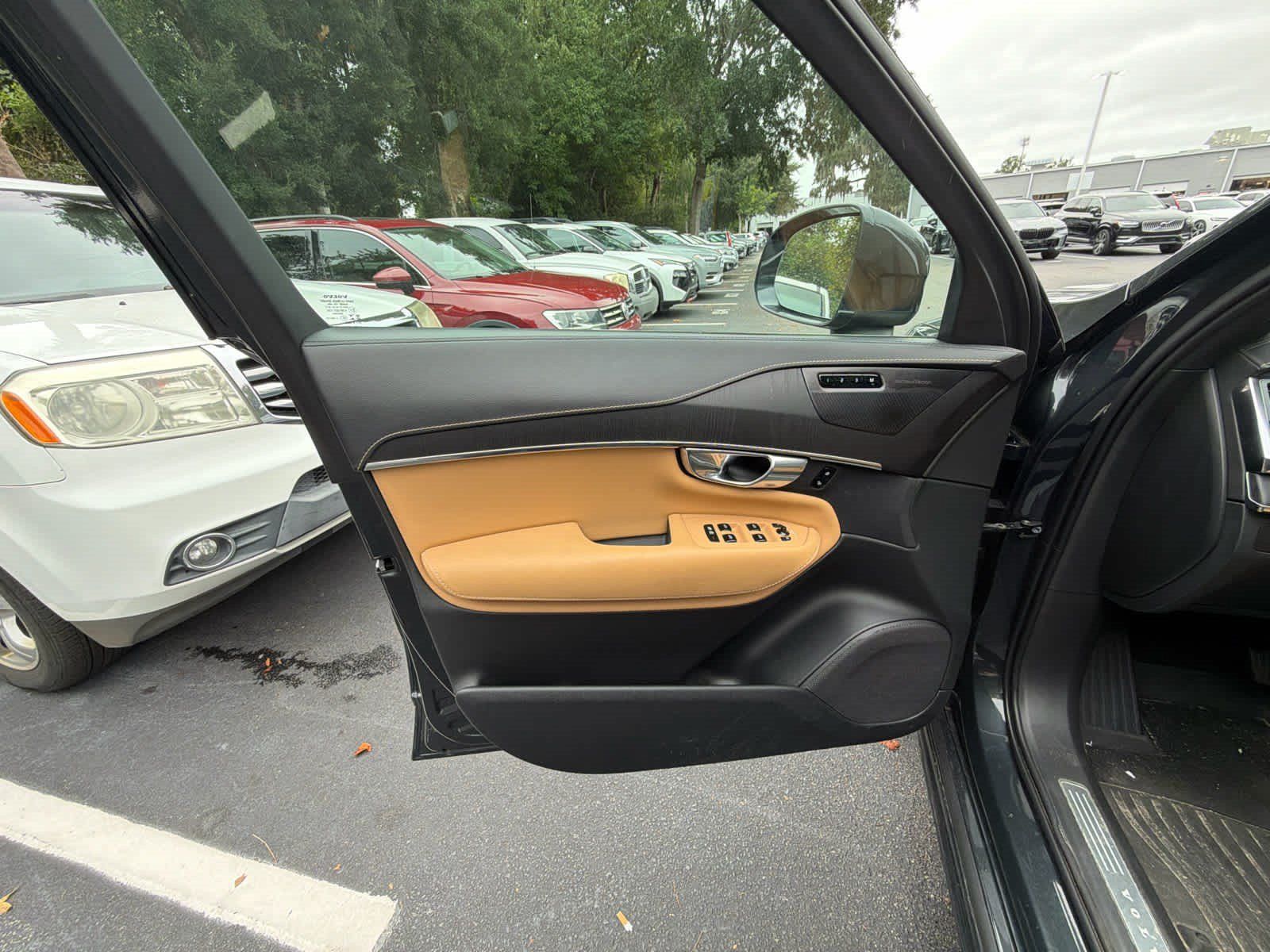 Used 2021 Volvo XC90 T6 Inscription AWD/4WD image 24