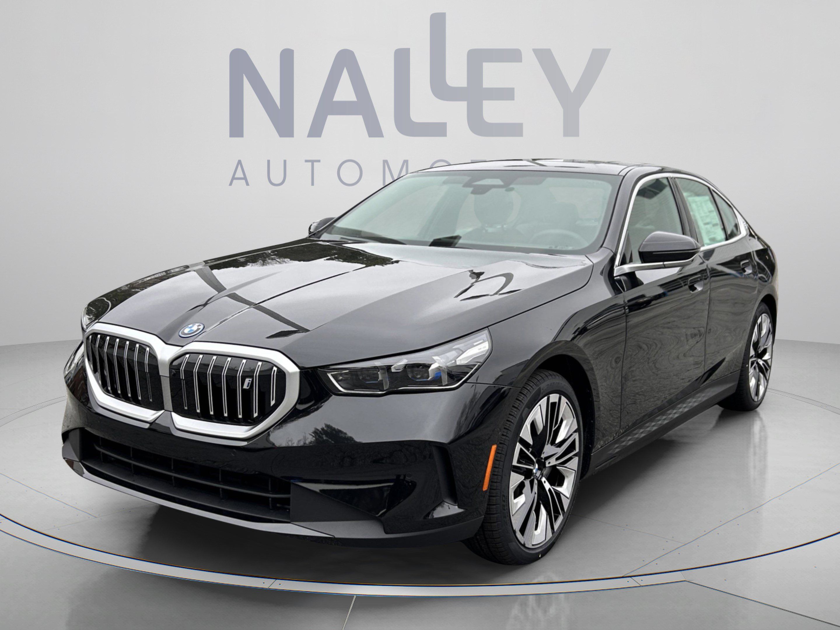 Used 2026 BMW i5 eDrive40 w/ Premium Package RWD image 1