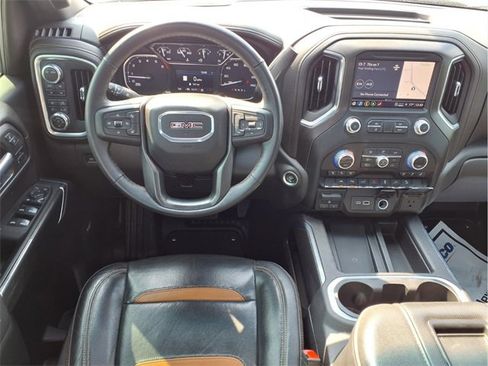 Used 2022 GMC Sierra 1500 AT4 w/ AT4 Premium Package image 9