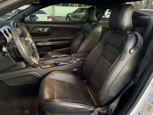 Used 2016 Ford Mustang Premium image 14