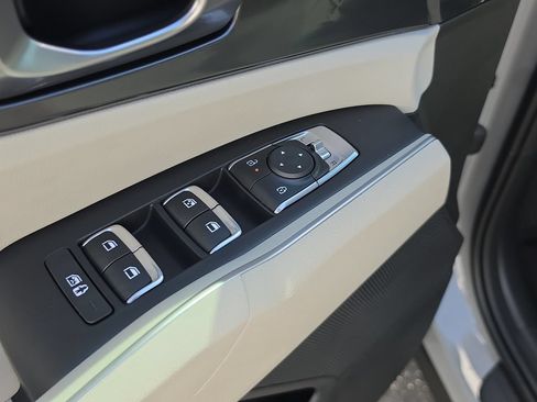 New 2026 Kia Sorento S FWD image 19