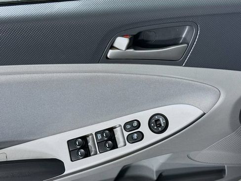 Used 2016 Hyundai Accent SE FWD image 16