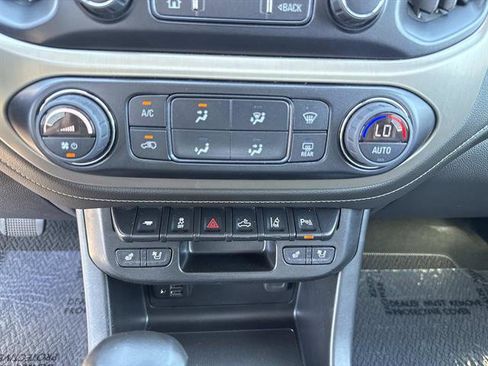 Used 2022 GMC Canyon Denali image 23