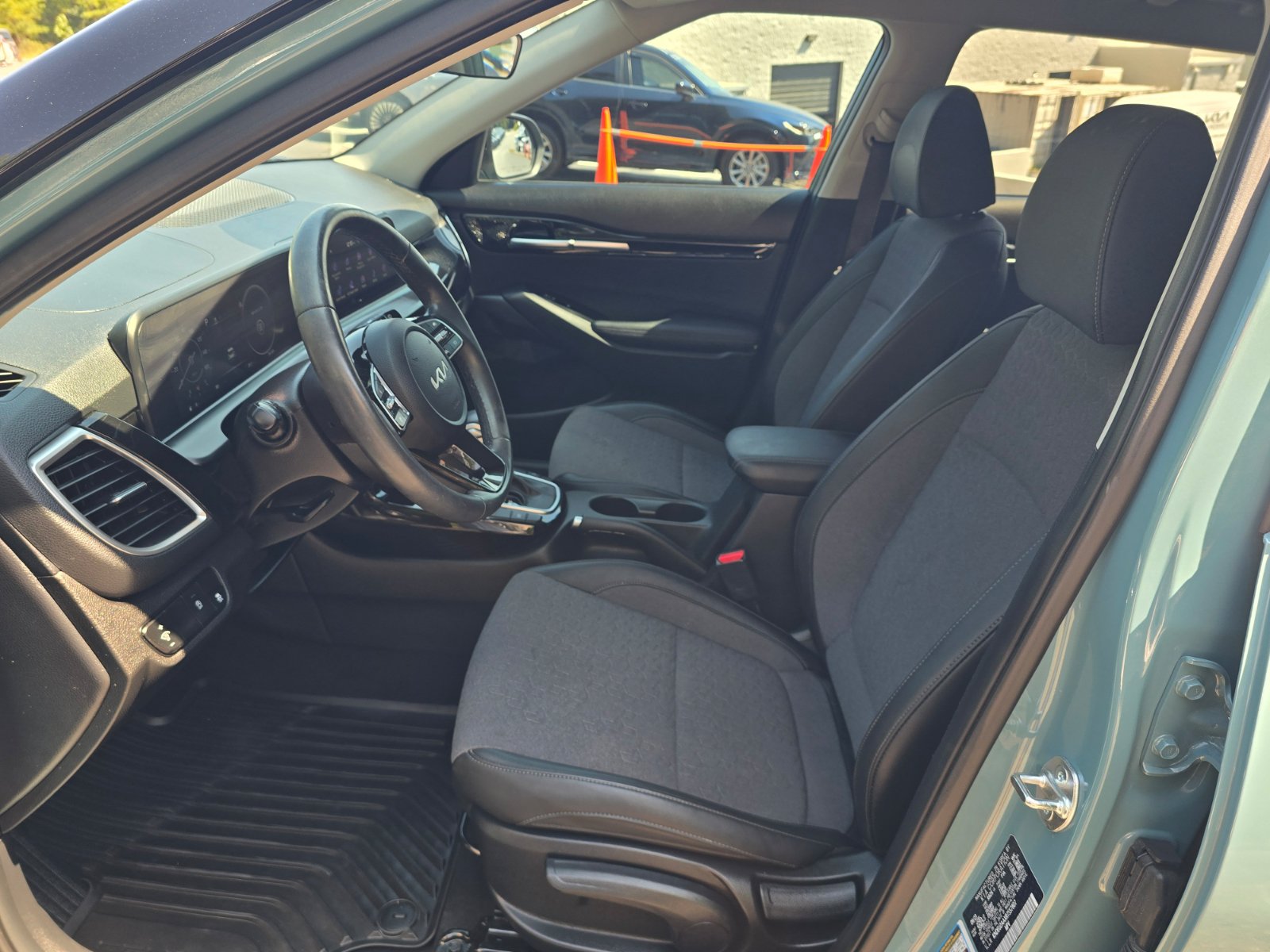 Used 2024 Kia Seltos S FWD image 11