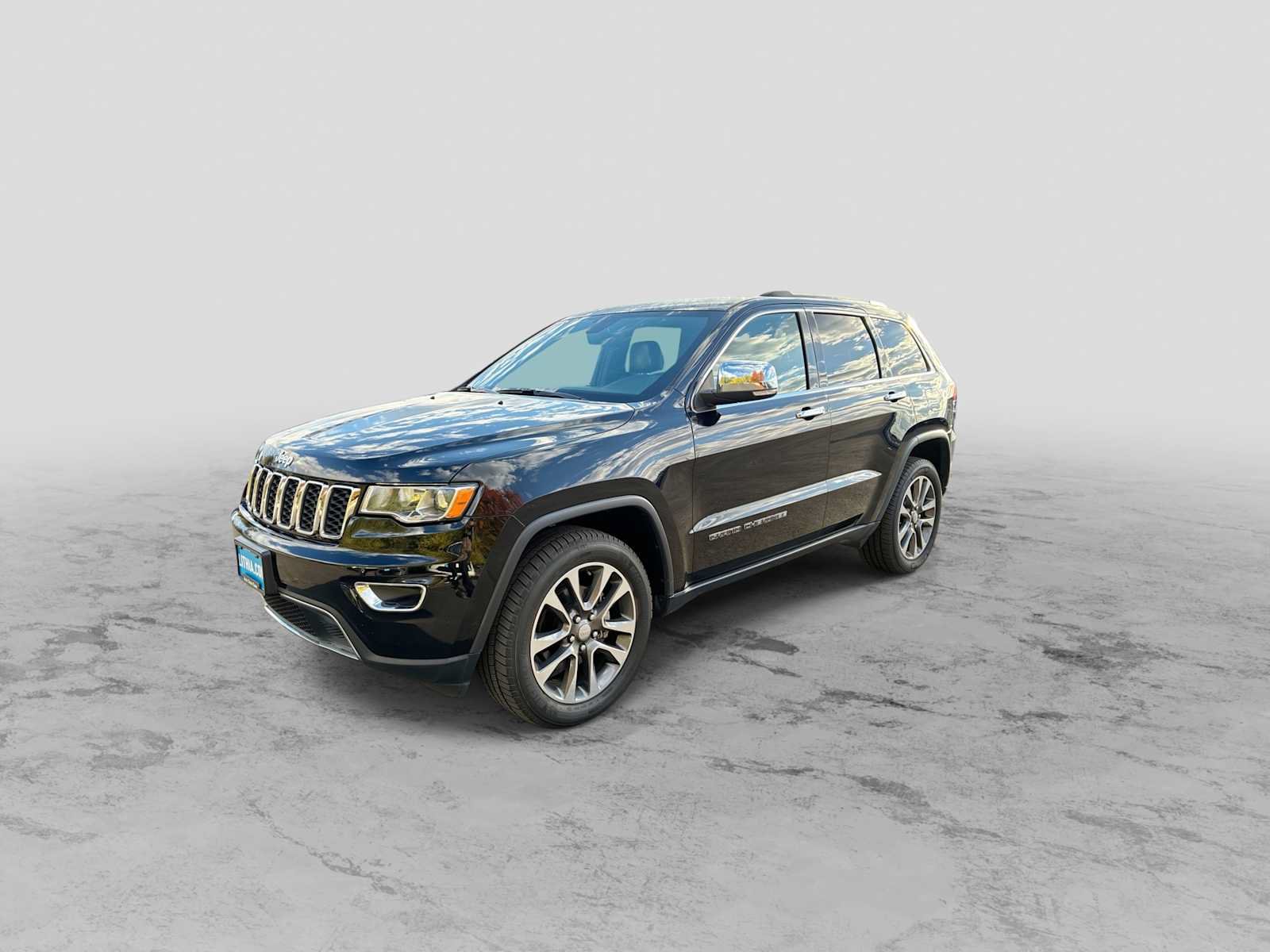 Used 2018 Jeep Grand Cherokee Limited AWD/4WD image 4