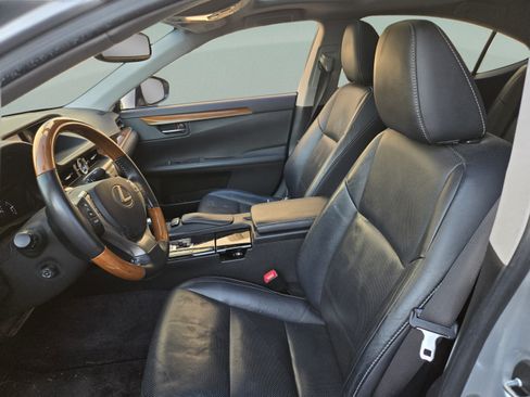 Used 2013 Lexus ES 300h w/ Luxury Pkg FWD image 12