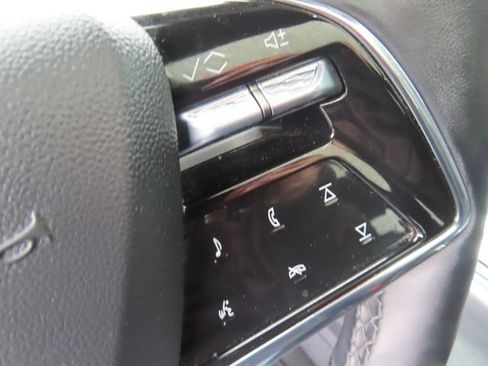 Used 2024 Cadillac Lyriq Luxury RWD image 20