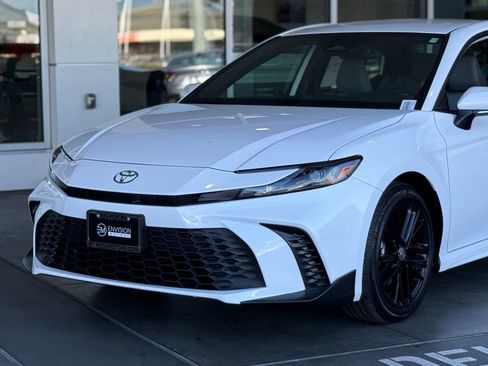 New 2026 Toyota Camry SE image 3