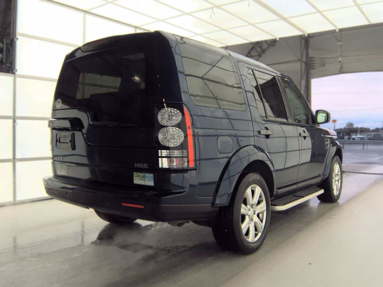 Used 2016 Land Rover LR4 HSE AWD/4WD image 4