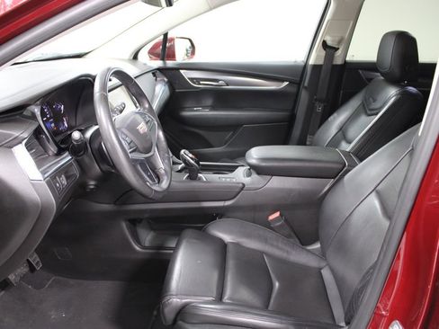 Used 2017 Cadillac XT5 Luxury image 21