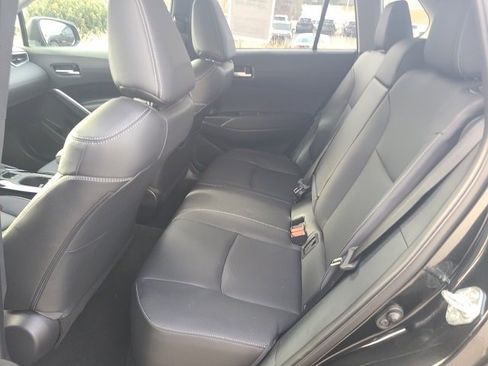 Used 2023 Toyota Corolla Cross XLE image 13
