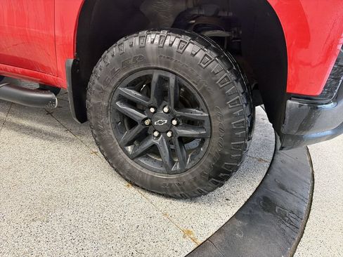 Used 2020 Chevrolet Silverado 1500 Custom Trail Boss w/ Custom Convenience Package AWD/4WD image 6