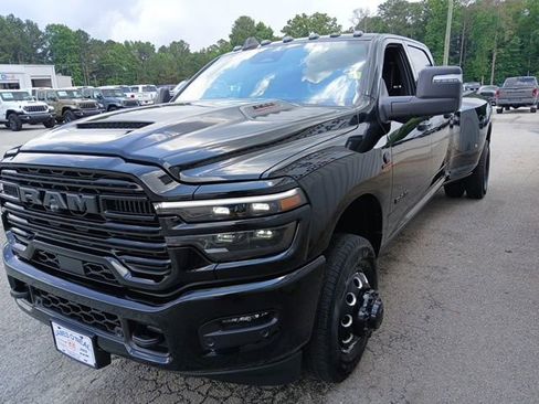 New 2026 RAM 3500 Laramie AWD/4WD image 15
