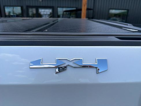 Used 2019 GMC Sierra 1500 SLT w/ SLT Premium Plus Package AWD/4WD image 19