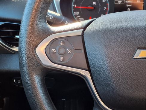 Used 2021 Chevrolet Traverse LS image 15