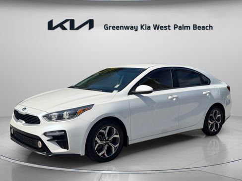 Certified 2021 Kia Forte LXS FWD image 3