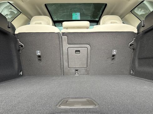New 2026 Volvo XC60 B5 Ultra w/ Protection Package Premier image 14