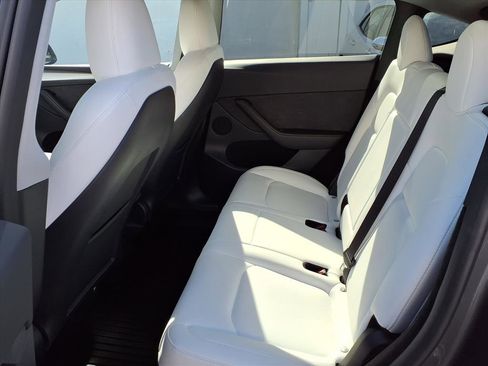 Used 2023 Tesla Model Y 2WD image 15