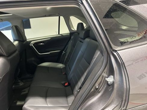 Used 2023 Toyota RAV4 XLE Premium image 15