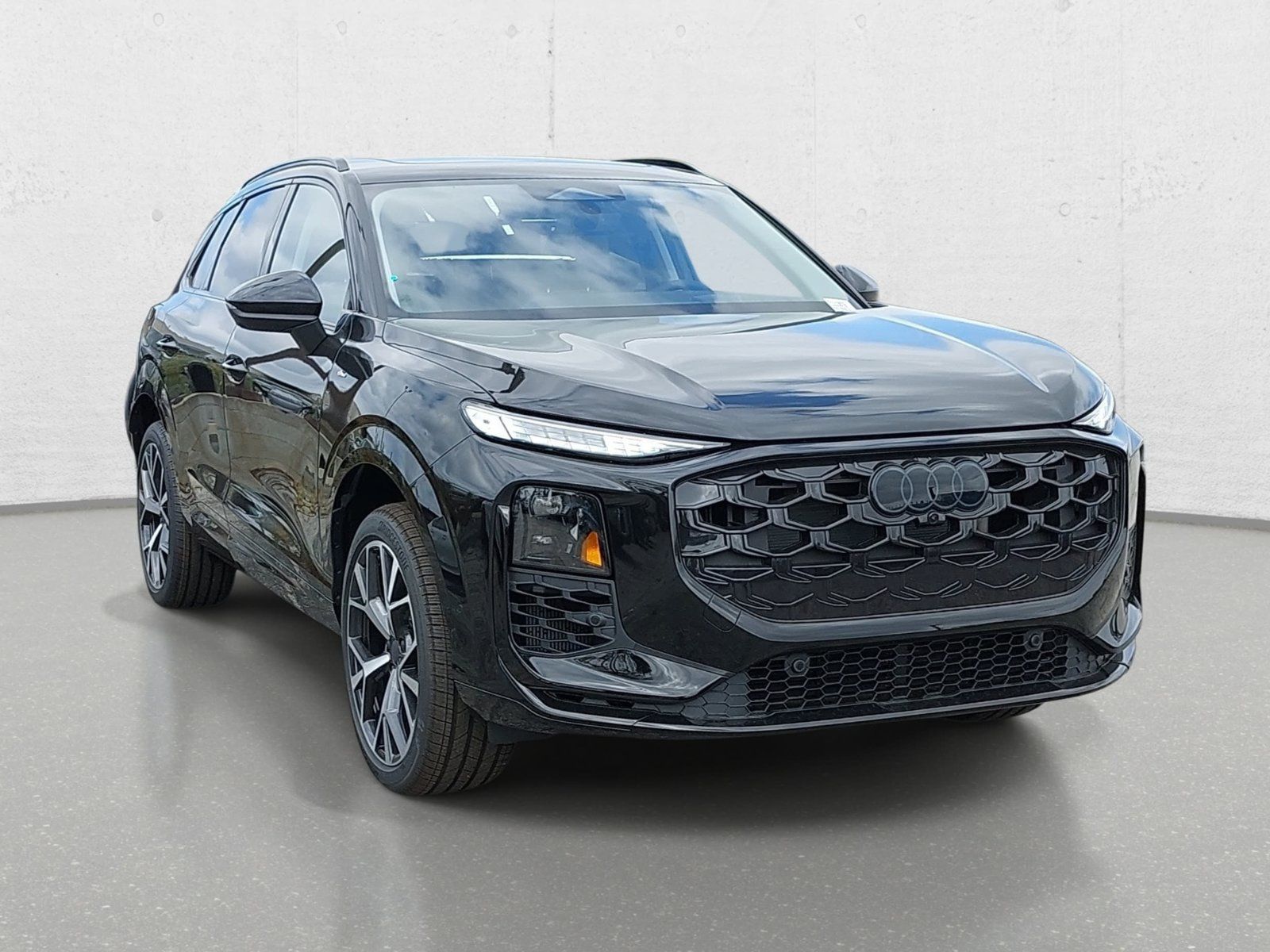 New 2026 Audi Q3 quattro 2.0T AWD/4WD image 3