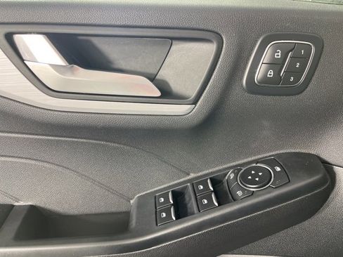 Used 2025 Ford Escape Platinum image 27