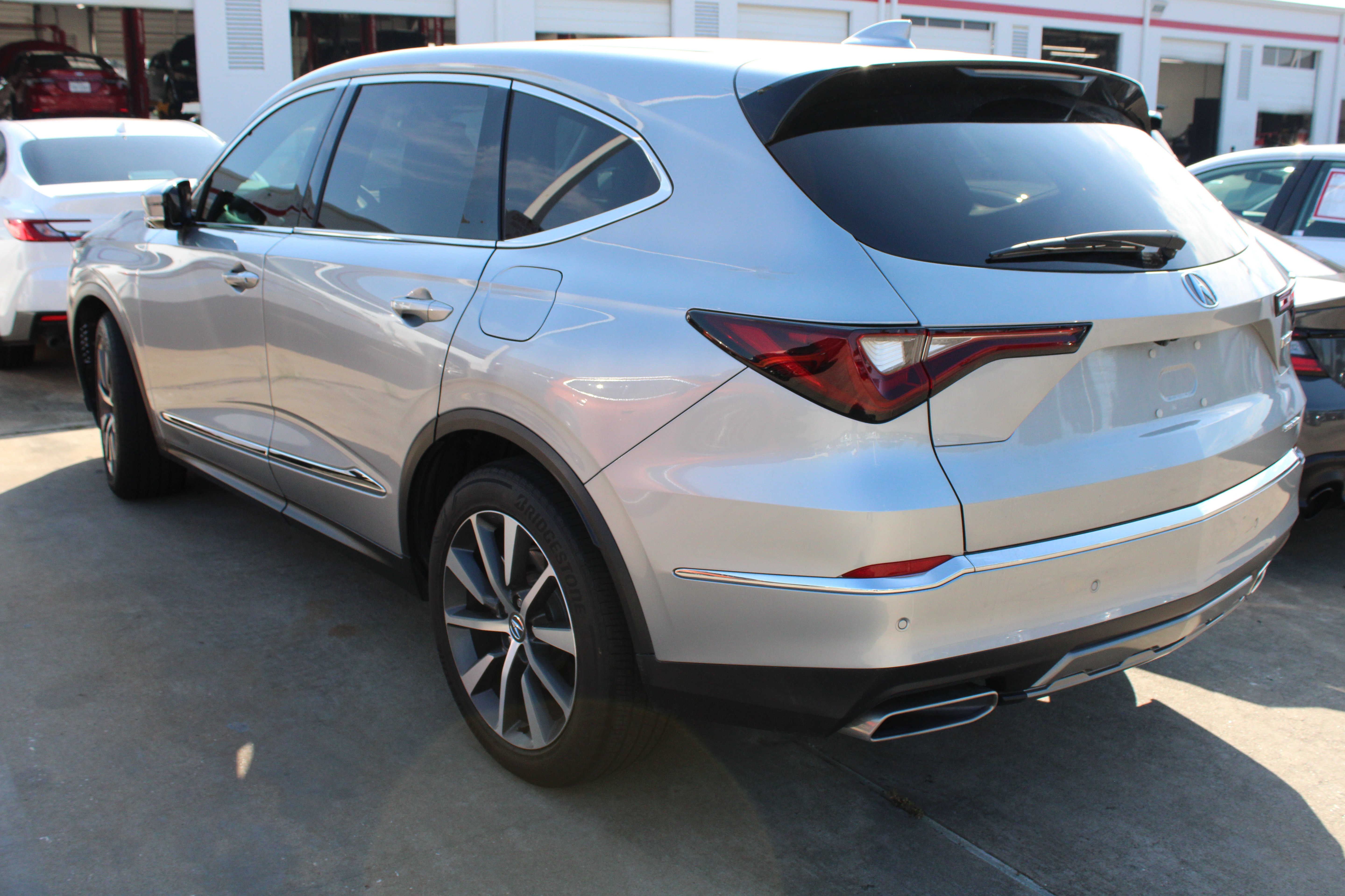 Used 2025 Acura MDX w/ Technology Package AWD/4WD image 5