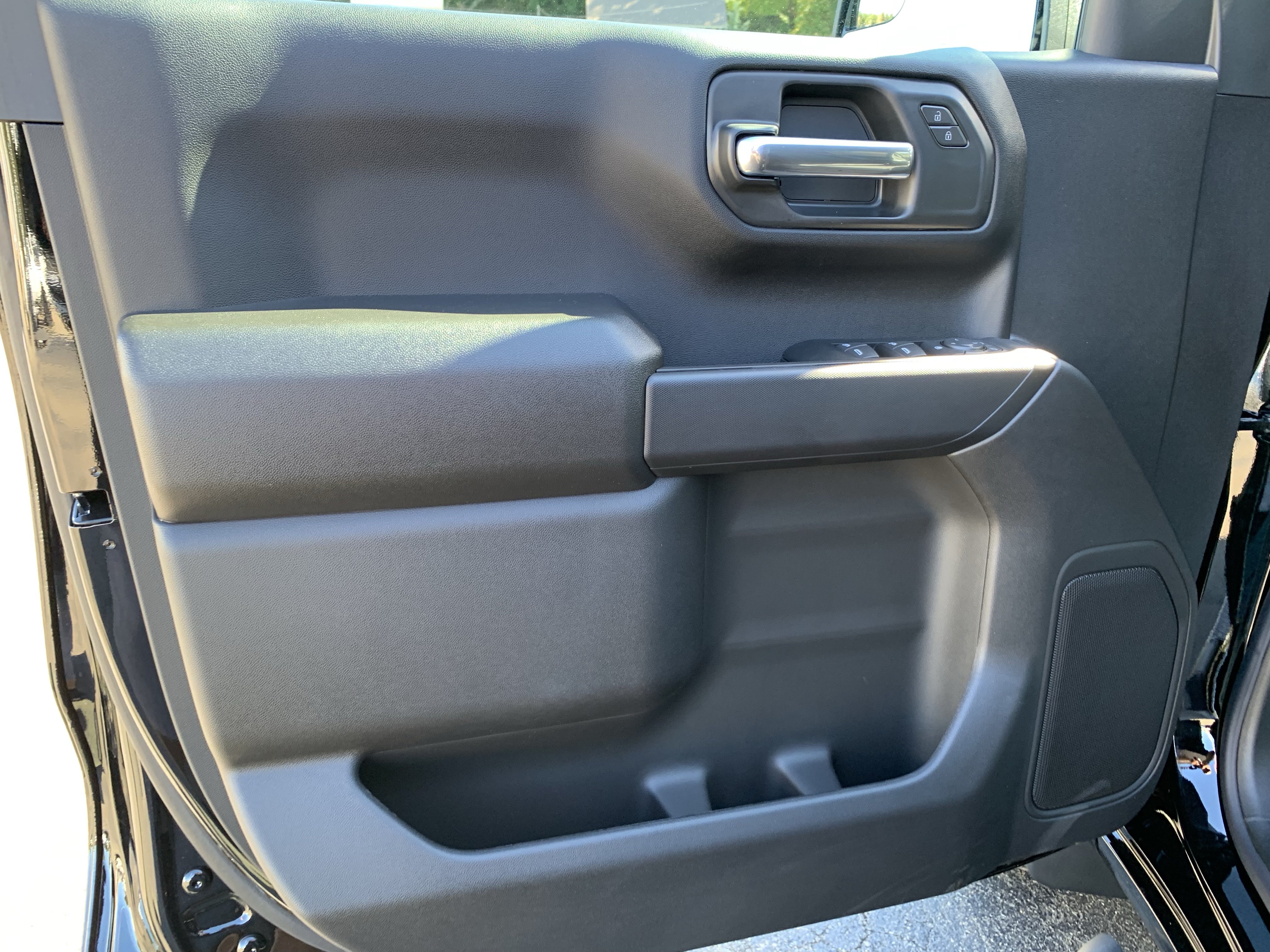 New 2026 Chevrolet Silverado 1500 Custom w/ Turbomax Blackout Package AWD/4WD image 7