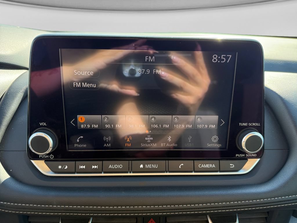 Used 2025 Nissan Rogue SV AWD/4WD image 26