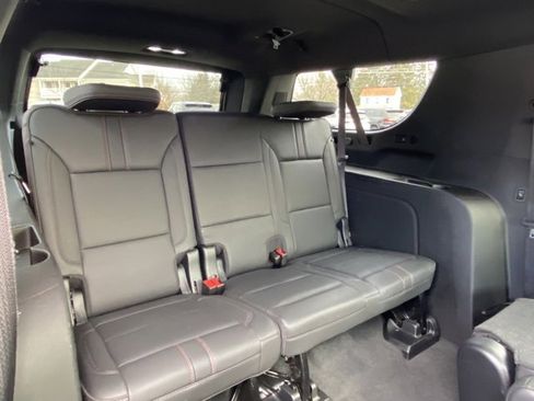 Used 2022 Chevrolet Suburban RST w/ Luxury Package image 24