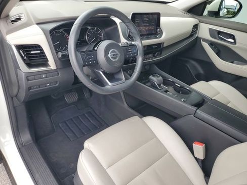 Certified 2021 Nissan Rogue SV w/ Premium Package FWD image 25