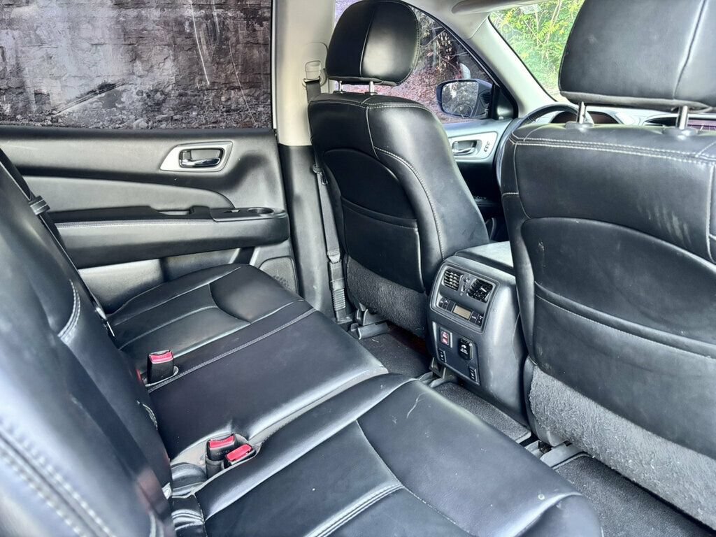 Used 2018 Nissan Pathfinder SL FWD image 19