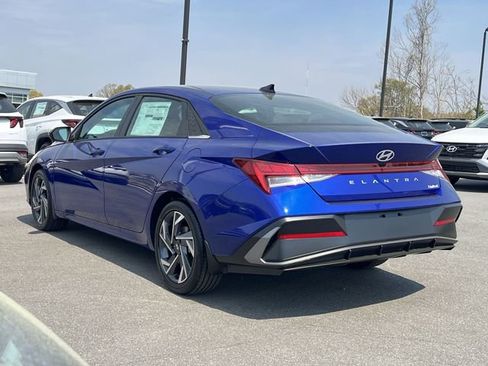 New 2026 Hyundai Elantra Limited FWD image 36