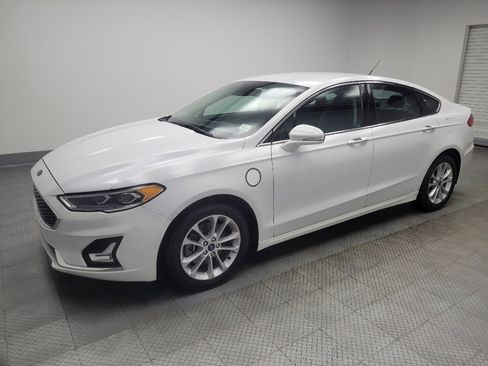 Used 2020 Ford Fusion Energi Titanium image 2