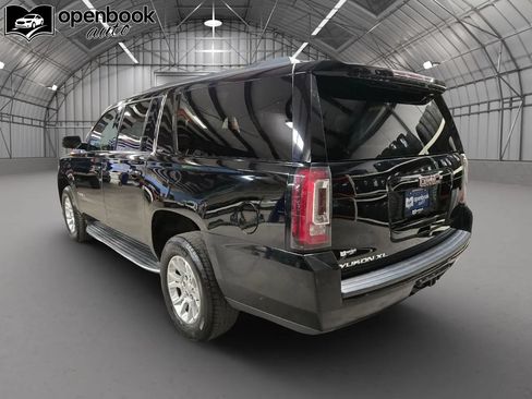 Used 2019 GMC Yukon XL SLT w/ Open Road Package AWD/4WD image 7