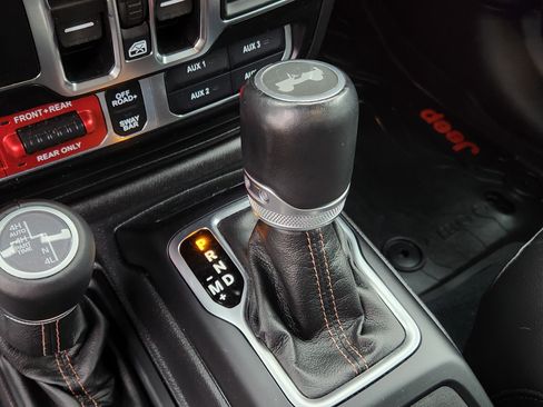 Used 2021 Jeep Wrangler Unlimited Rubicon w/ Trailer Tow Package image 21