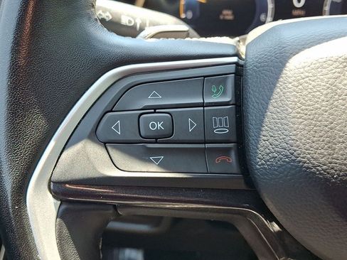 Used 2022 Jeep Grand Cherokee Altitude AWD/4WD image 18