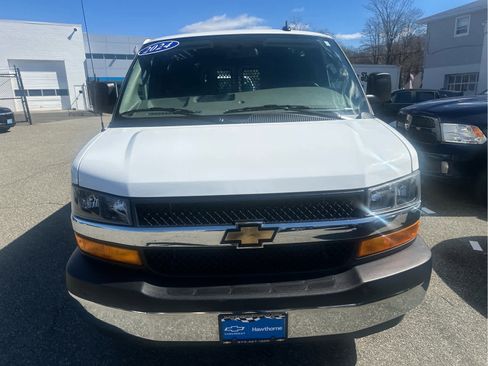 Used 2024 Chevrolet Express 2500 w/ Driver Convenience Package image 3
