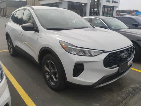 Used 2025 Ford Escape ST-Line AWD/4WD image 2