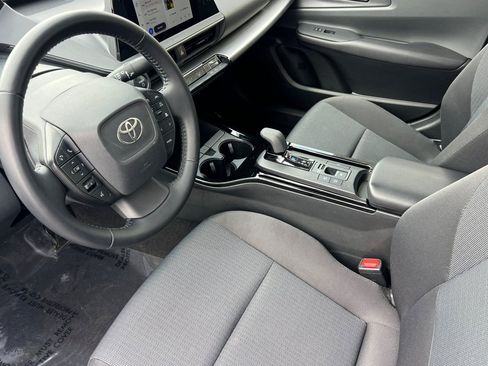 Used 2024 Toyota Prius LE image 11
