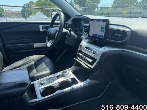 Used 2022 Ford Explorer XLT w/ Equipment Group 202A AWD/4WD image 29