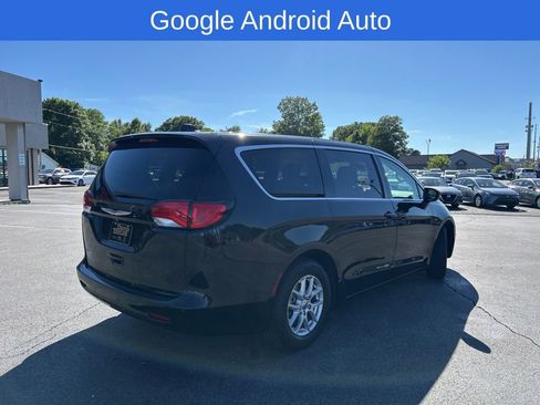 Used 2023 Chrysler Voyager LX FWD image 4