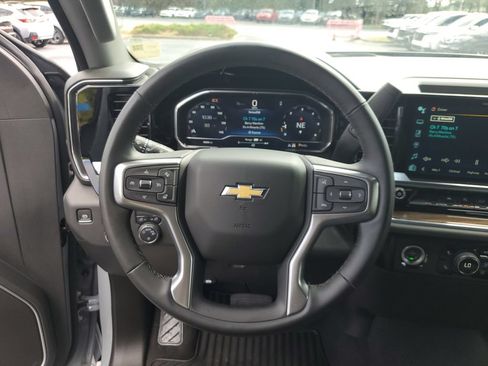 Used 2024 Chevrolet Silverado 1500 LT AWD/4WD image 25